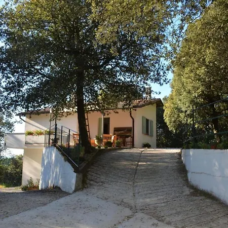 Room In Bb - Bb Il Leccio , Umbria בית הארחה אמליה